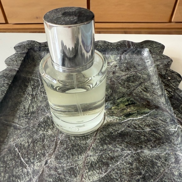 Dossier Ambery Saffron Perfume inspired by Baccarat Rouge 540 - Picture 3 of 4